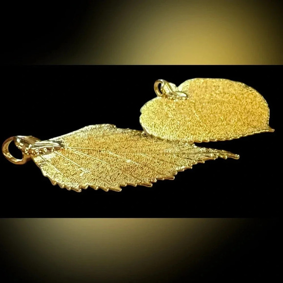 24kt Gold-Dipped Natural Leaf Pendants & 18kt Gold-Plated Chain - Picture 9 of 11